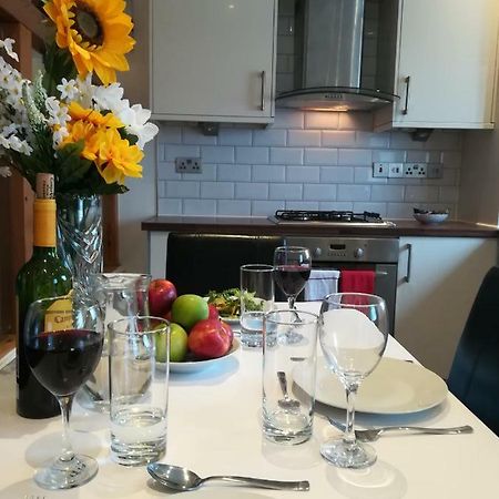 Stunning, 2 Bedroom, Ground Floor Apartment, Uplands, Суонзи Екстериор снимка