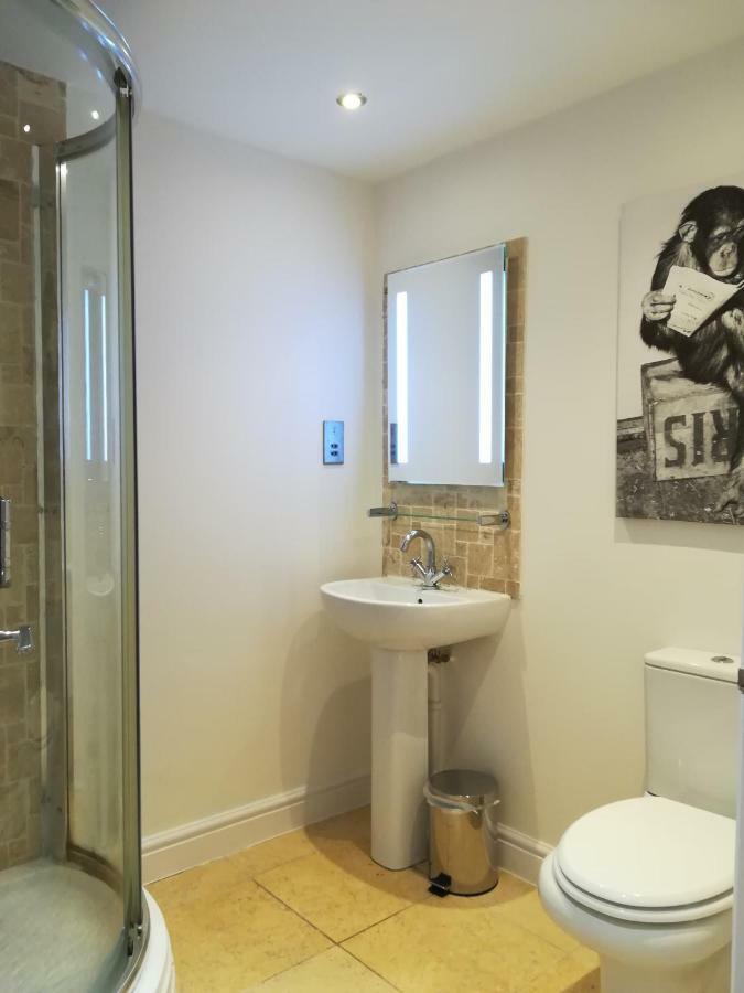 Stunning, 2 Bedroom, Ground Floor Apartment, Uplands, Суонзи Екстериор снимка